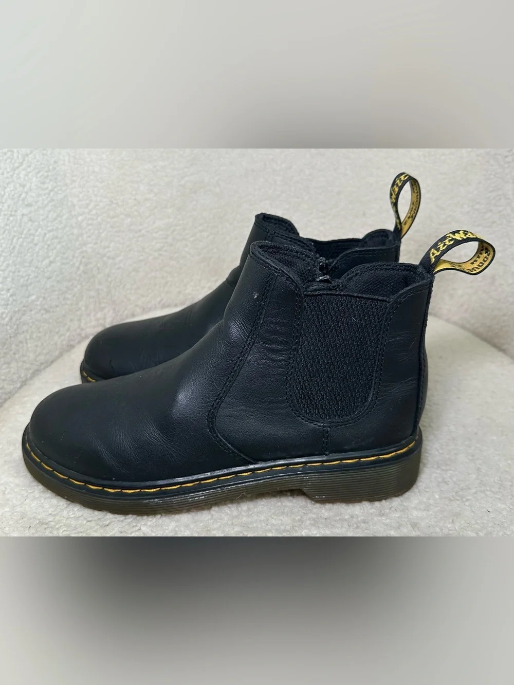 Dr. Martens 2976 J Black Leather Chelsea Boots Women’s 5 Men’s 4 Unisex Boy Girl